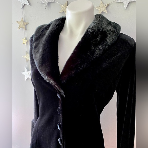 Vintage Krizia Velvet Faux For Trimmed Fitted Jacket/Top. NWOT. - Picture 2 of 5
